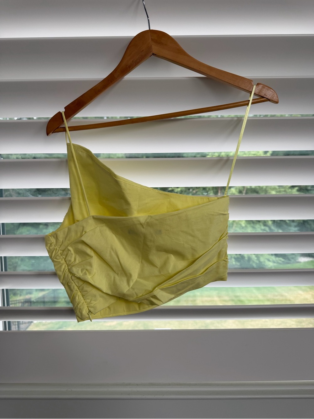 One-Shoulder Yellow Crop Top - Picture 2 of 2